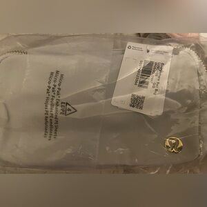 Brand new lululemon everywhere bag : color is silver/gray
